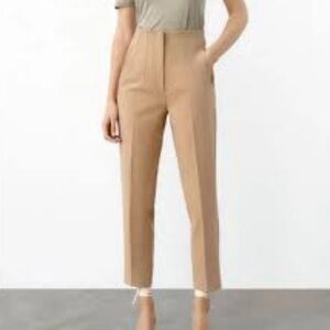 Zara,High-Waisted Pant in Cream/Taupe, Cropped,Ankle,Adorable,Oozes Class,Size M